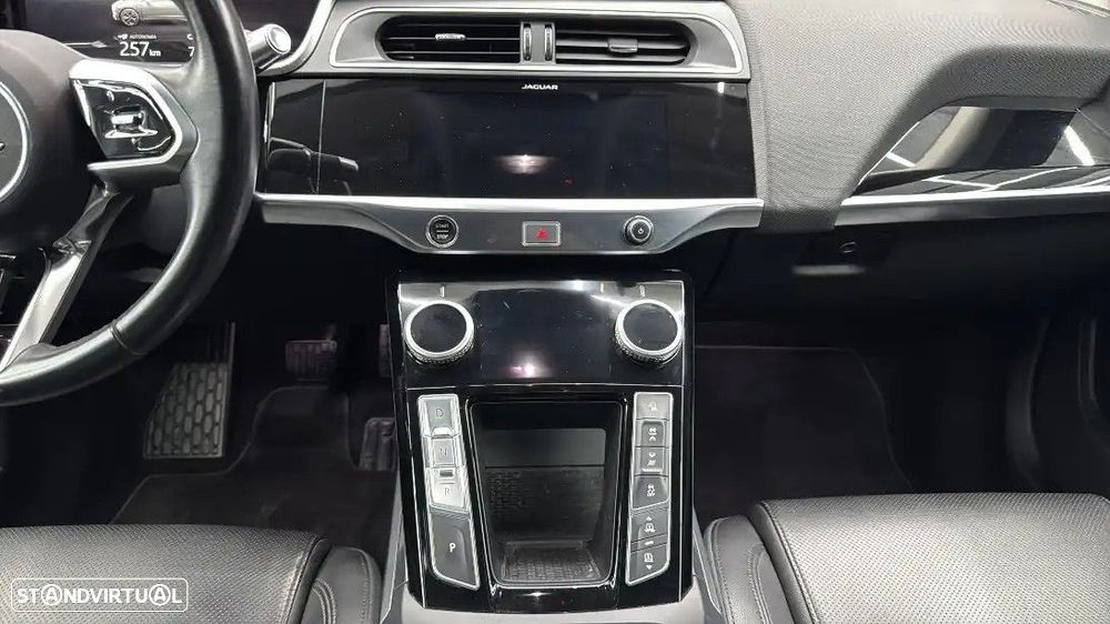 Jaguar I-Pace - 11