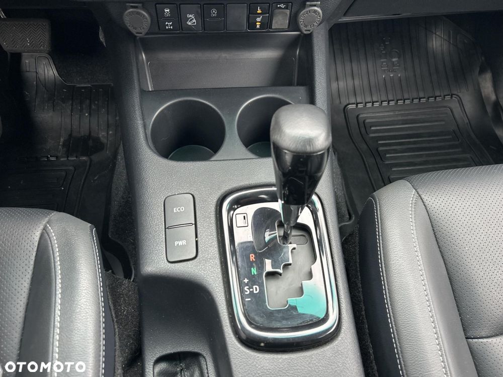 Toyota Hilux 2.8 D-4D Double Cab Invincible 4x4 - 13