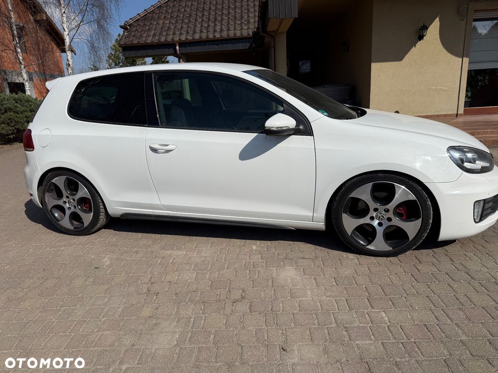 Volkswagen Golf 2.0 GTI adidas - 15