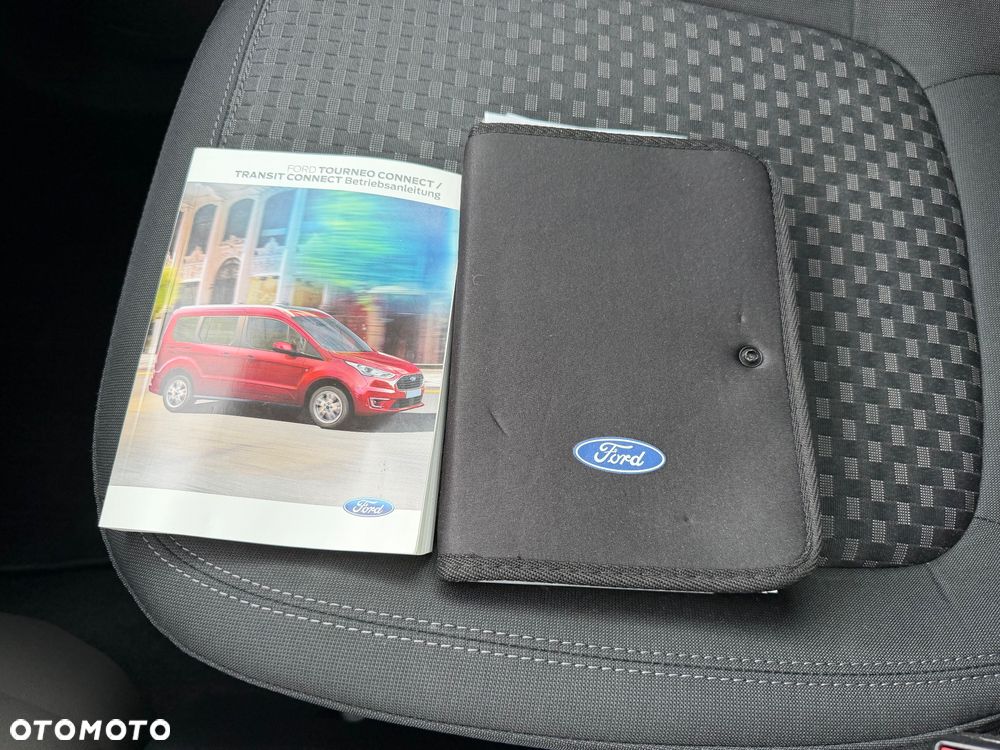 Ford Tourneo Connect Grand - 32