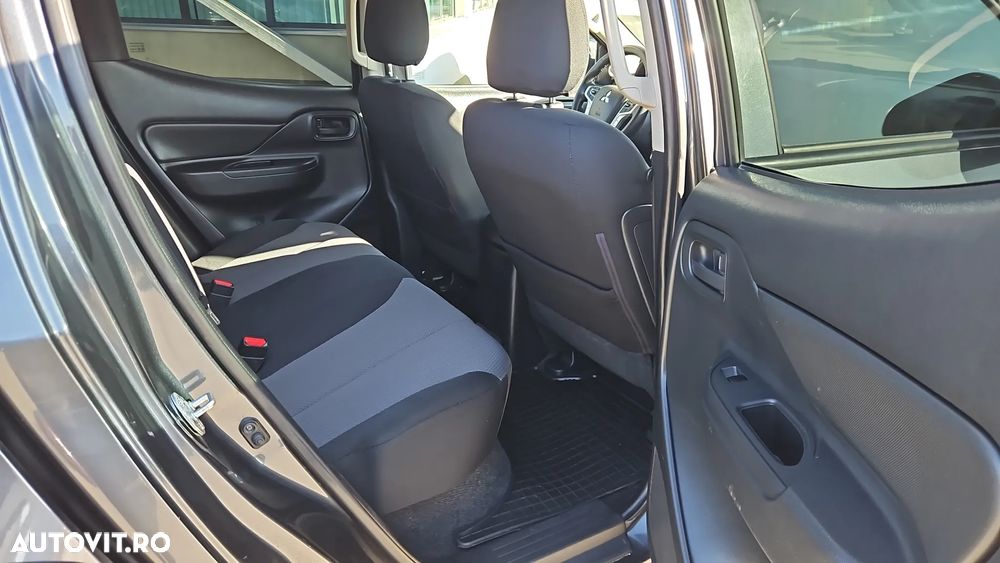 Mitsubishi L200 Double Cab 2.2 DI-D M/T Intense - 14