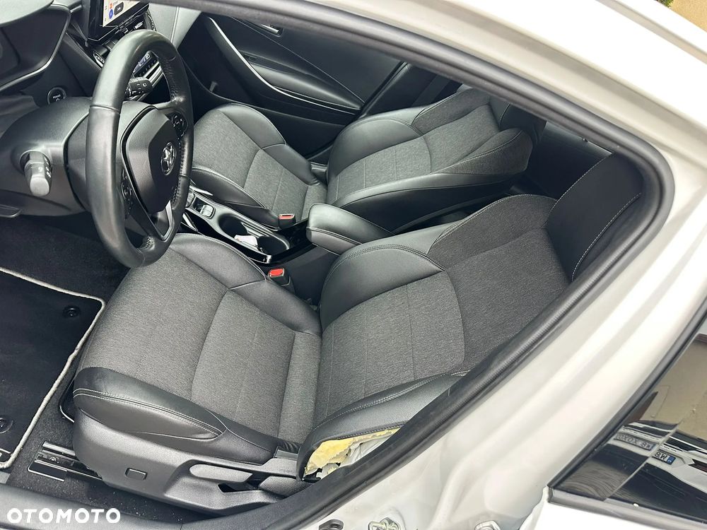 Toyota Corolla 1.8 Hybrid Touring Sports Business Edition - 19