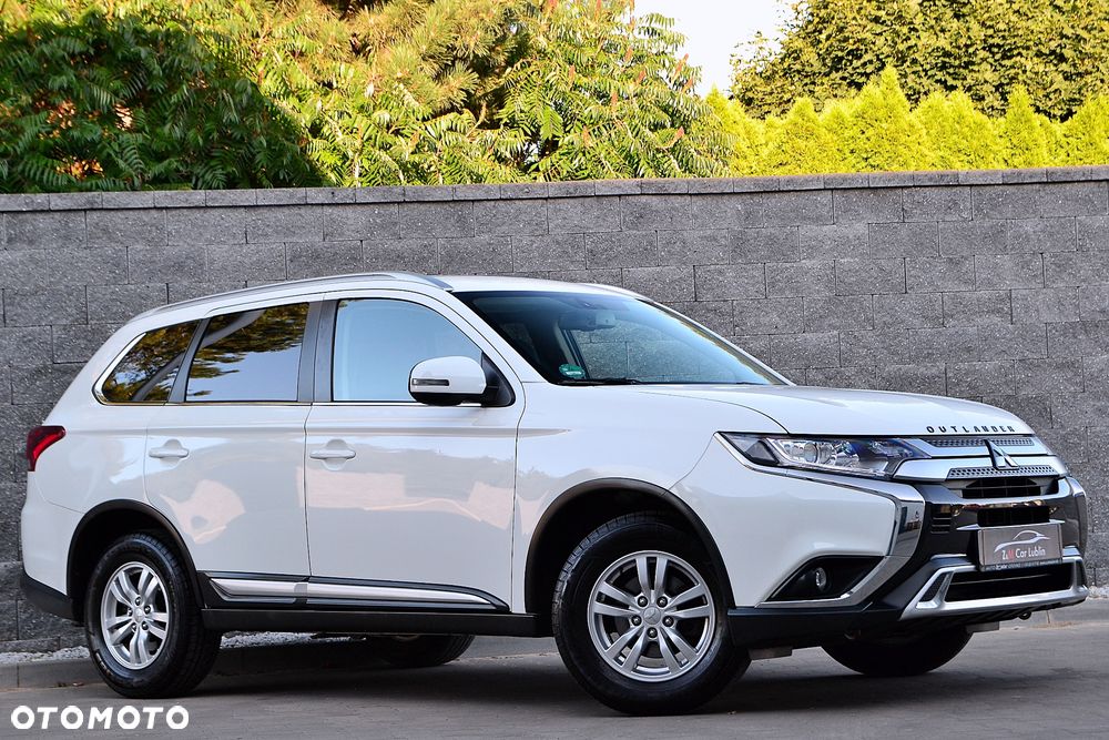 Mitsubishi Outlander 2.0 2WD Diamant - 2