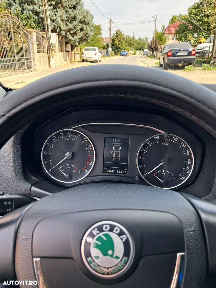 SKODA Octavia 2012 — imagine 8