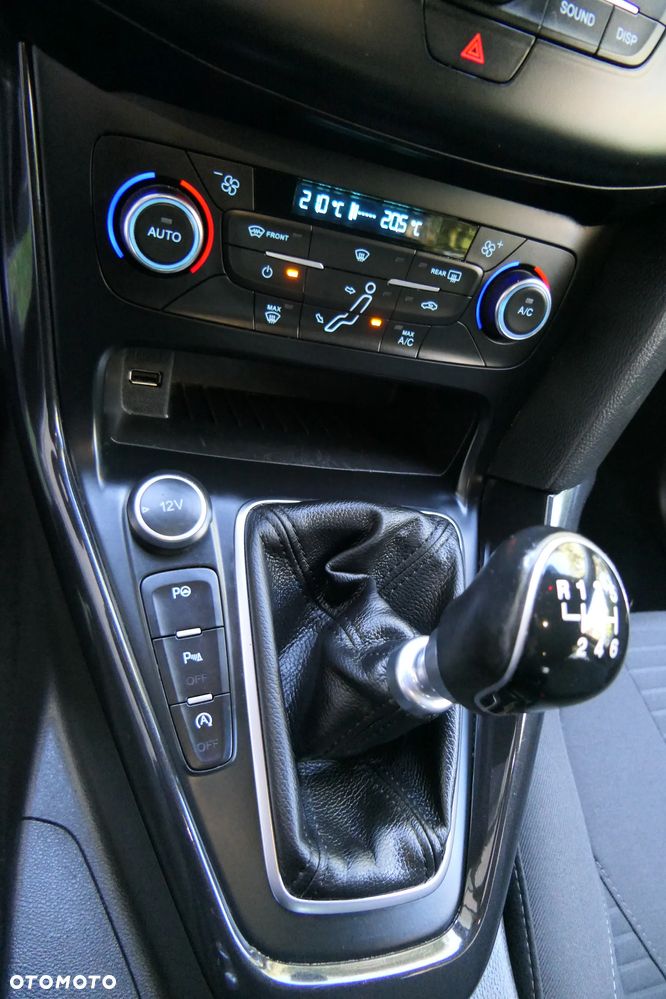 Ford Focus 2.0 EcoBlue Titanium - 28