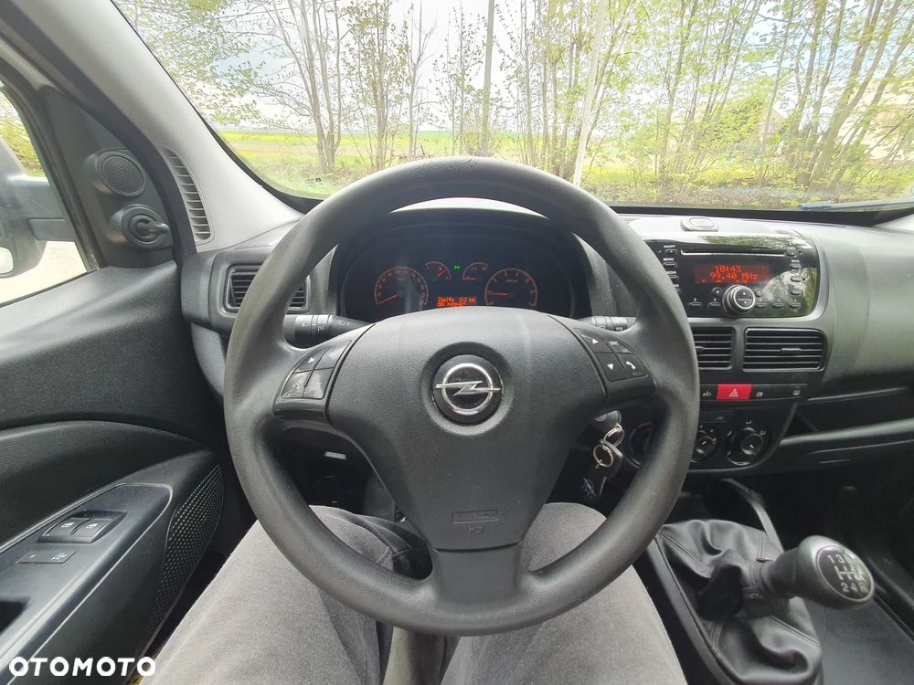 Opel COMBO - 13