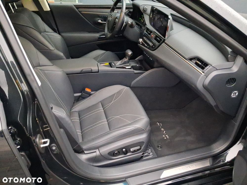 Lexus ES 300h Prestige - 8