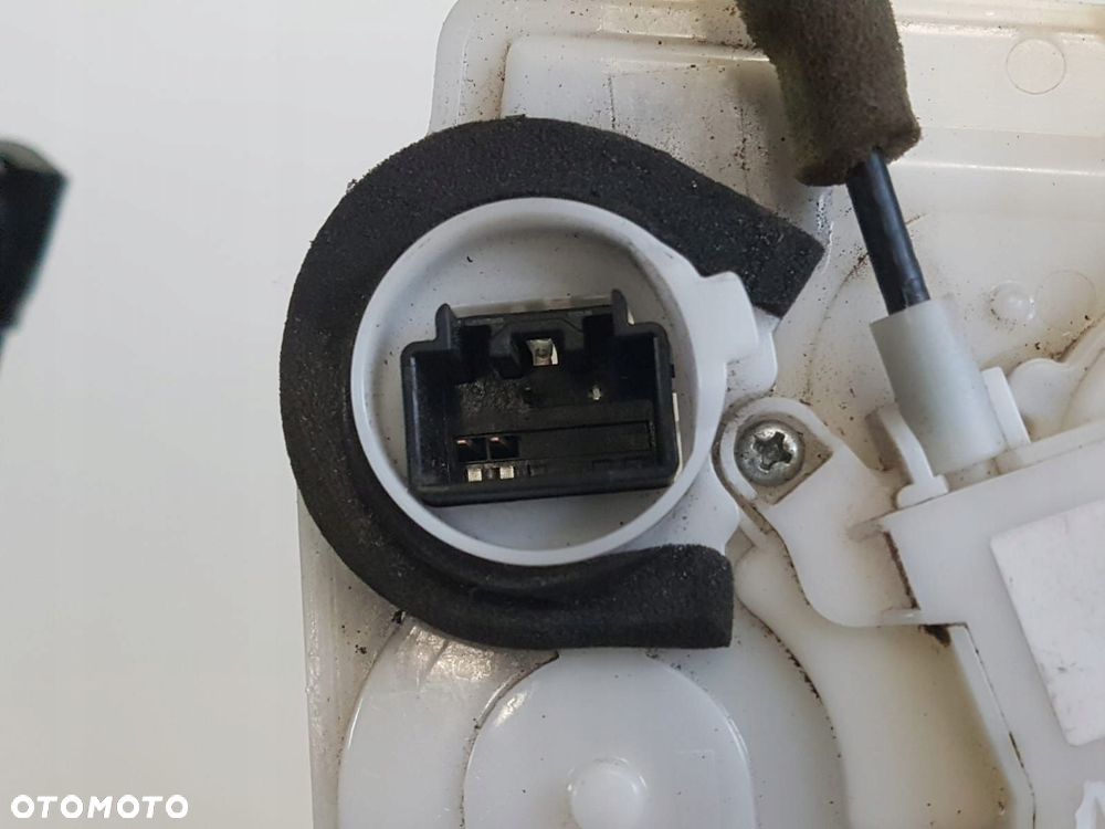 MAZDA 2 II 07- ZAMEK LEWY TYŁ 4-PIN - 5