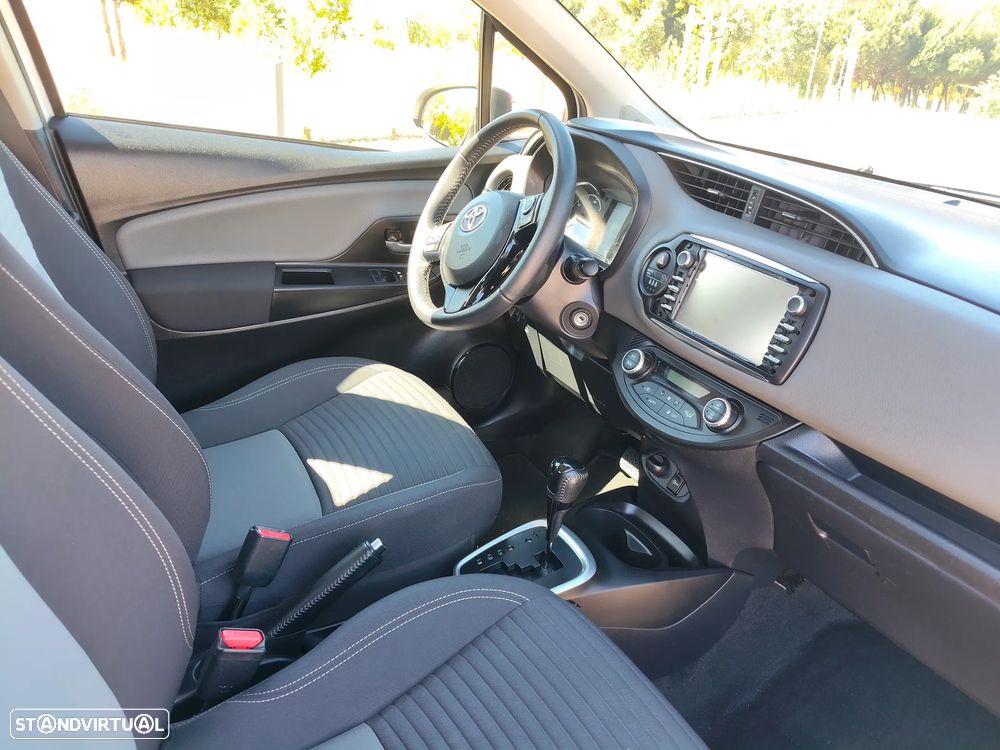 Toyota Yaris 1.5 HSD GR Sport - 13