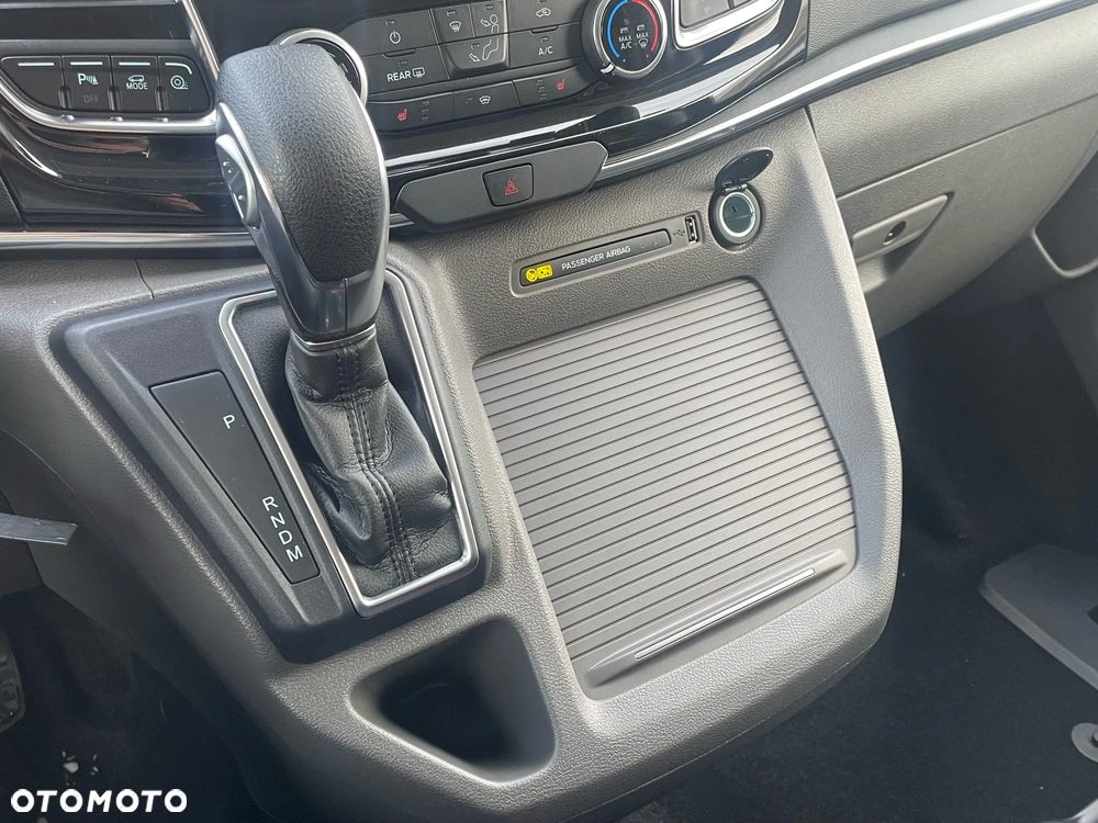 Ford Tourneo Custom - 11