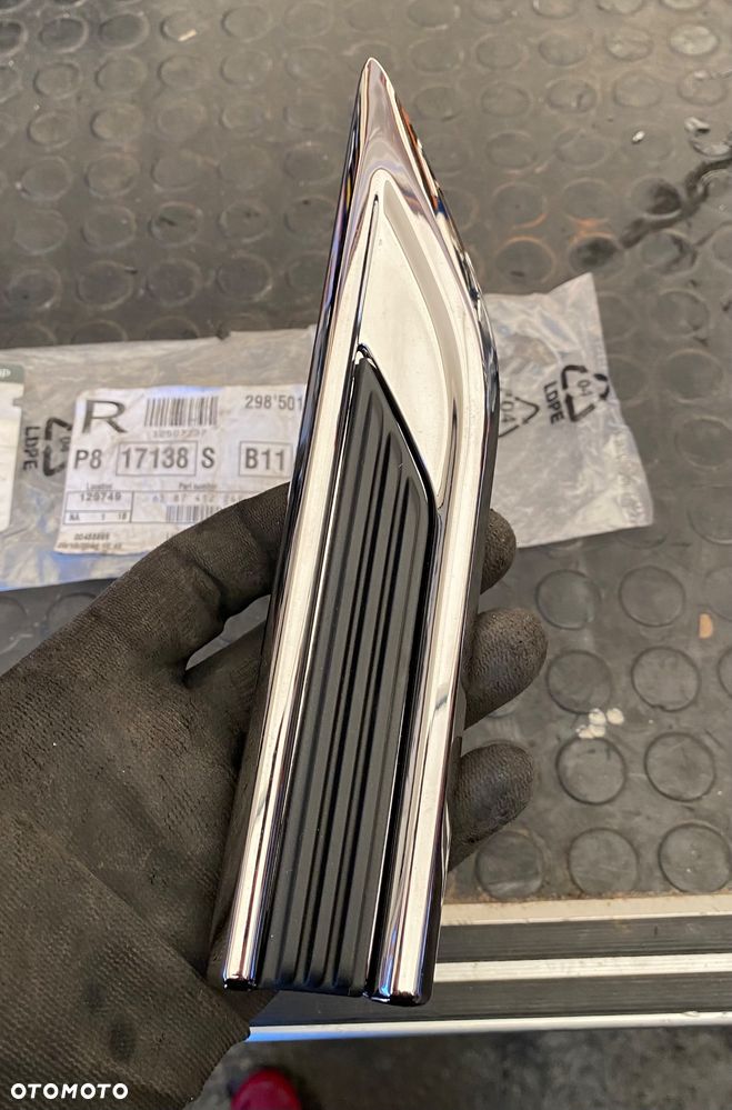 RENAULT TALISMAN NOWA ! ORYGINALNA ! LISTWA DEKOR EMBLEMAT OSŁONA NAKŁADKA ZAŚLEPKA MASKOWNICA BŁOTNIKA PRZEDNIEGO PRAWEGO PRAWA NA BŁOTNIK PRZEDNI PRAWY listewka  prawa w błotnik prawy przód - 2