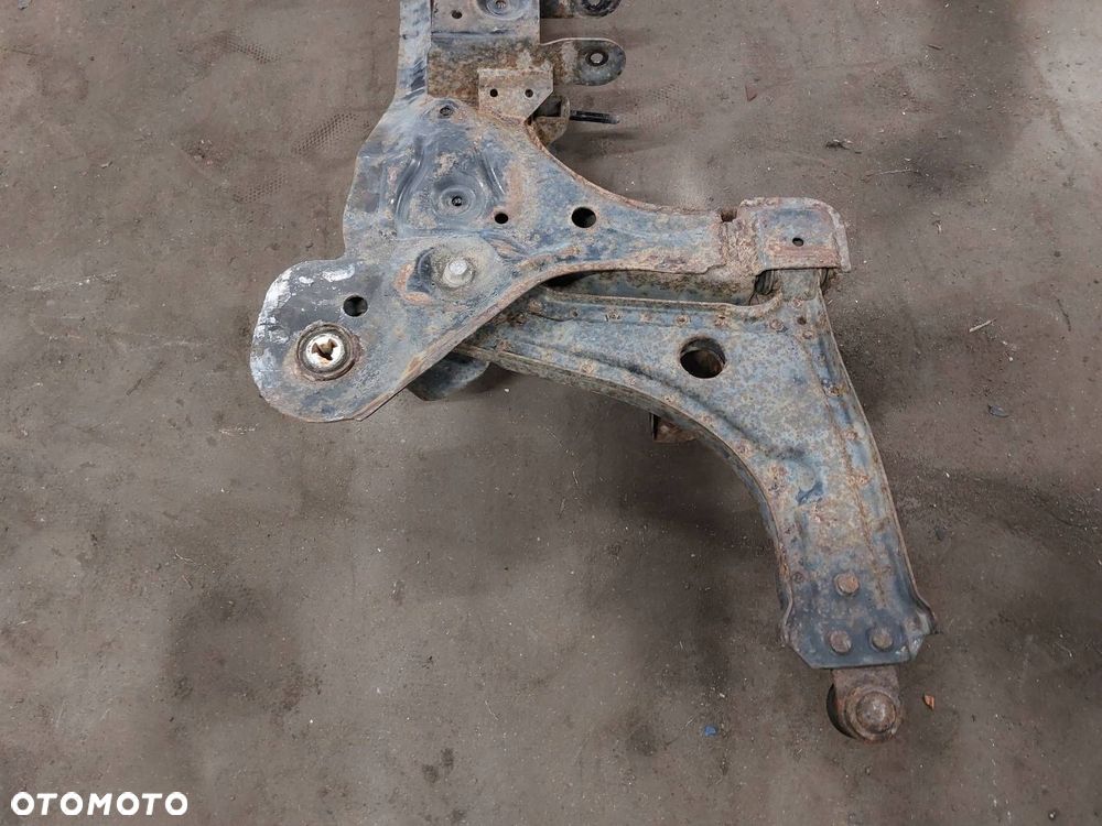 SANKI WÓZEK KOŁYSKA SILNIKA DAEWOO NUBIRA II J200 1.6 16V - 2