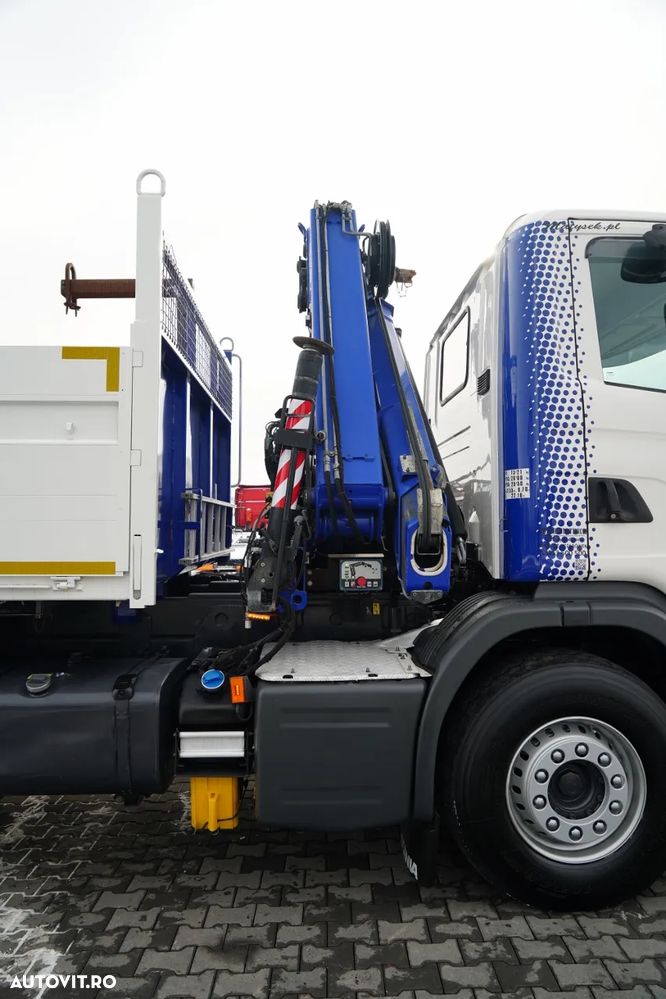 Scania G 370 / 6x4 / BASCULĂ SPATE + HIAB 144E S-3 HDS / RADIOCOMANDĂ / ROTATOARE / FURCĂ PENTRU PALEȚI / EURO 6 / - 17