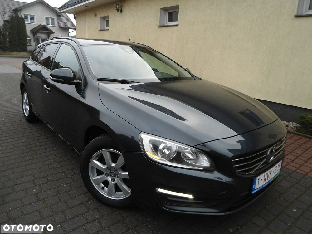 Volvo V60 D2 Momentum - 17