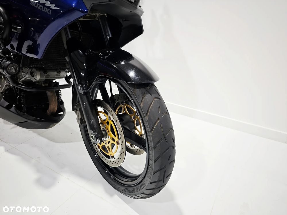 Suzuki V-STROM - 8