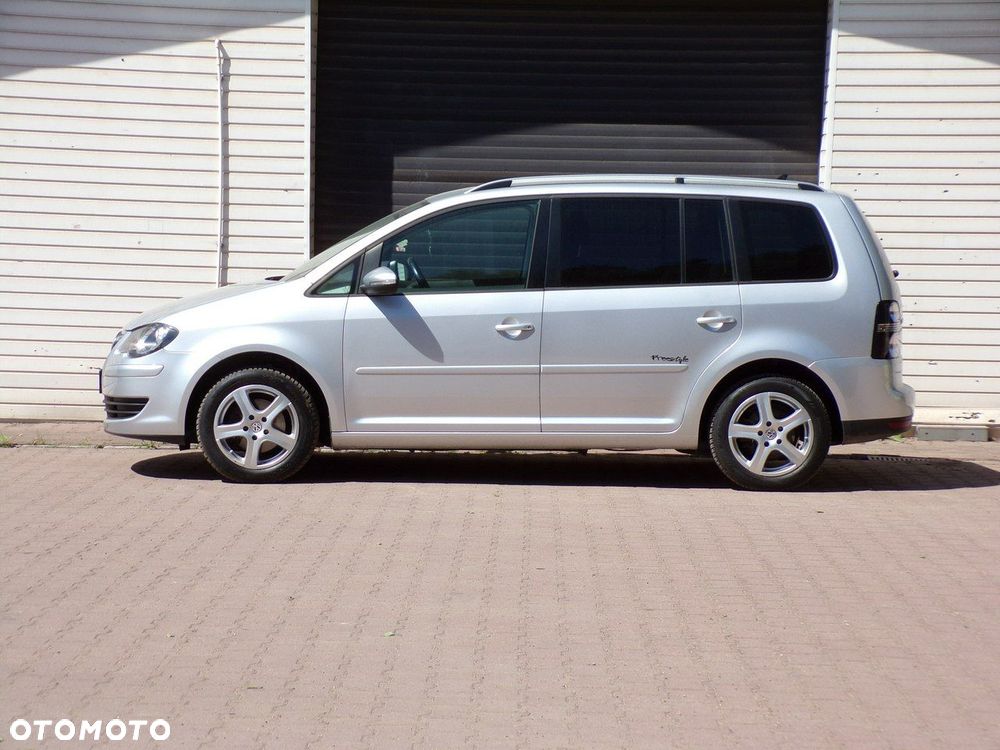 Volkswagen Touran - 15