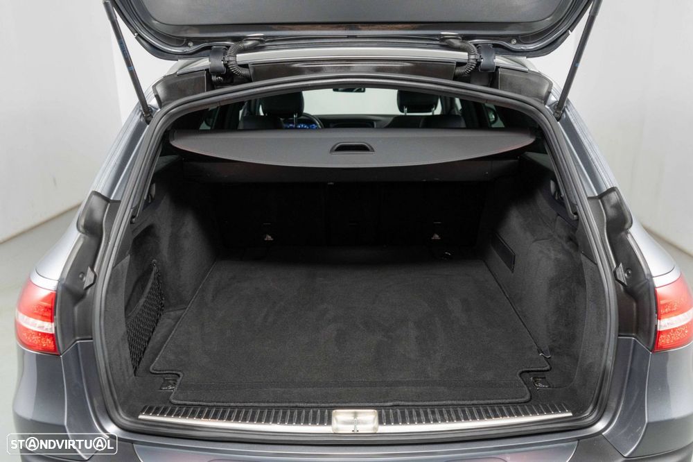 Mercedes-Benz E 220 d 4Matic All-Terrain - 16