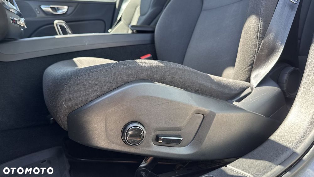 Volvo V60 Cross Country - 31