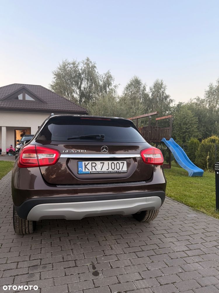 Mercedes-Benz GLA - 3