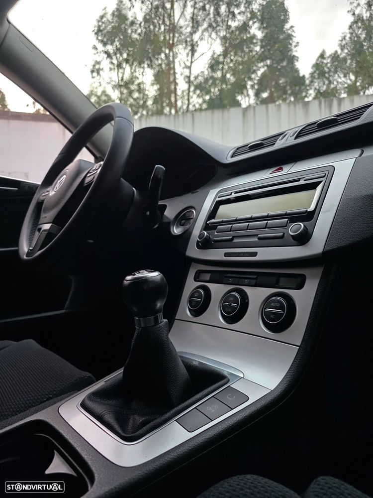 VW Passat Variant 1.6 TDI Confortline BlueMotion - 43