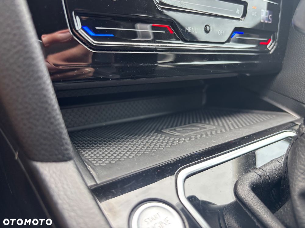 Volkswagen Passat 1.5 TSI EVO Elegance DSG - 29