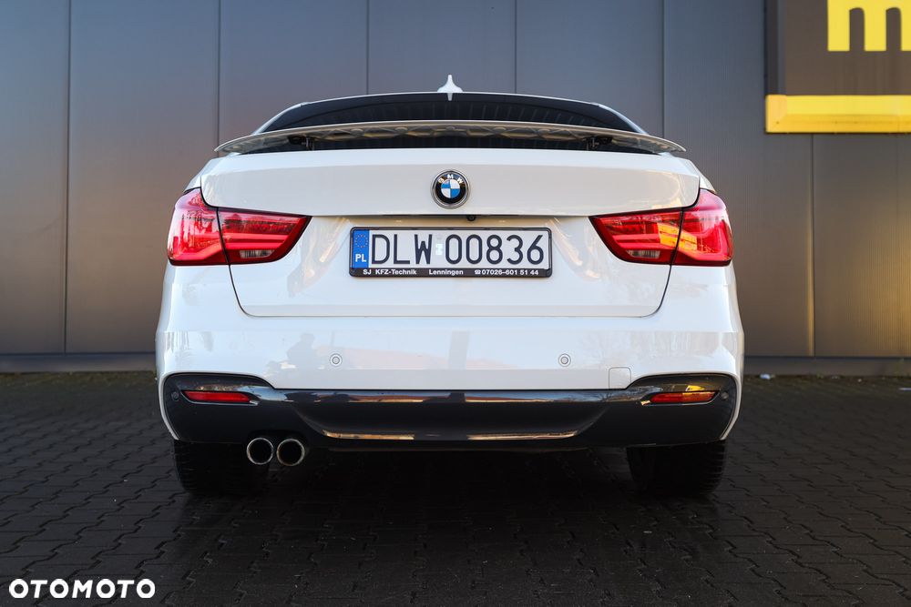 BMW Seria 3 330i M Sport Shadow sport - 16