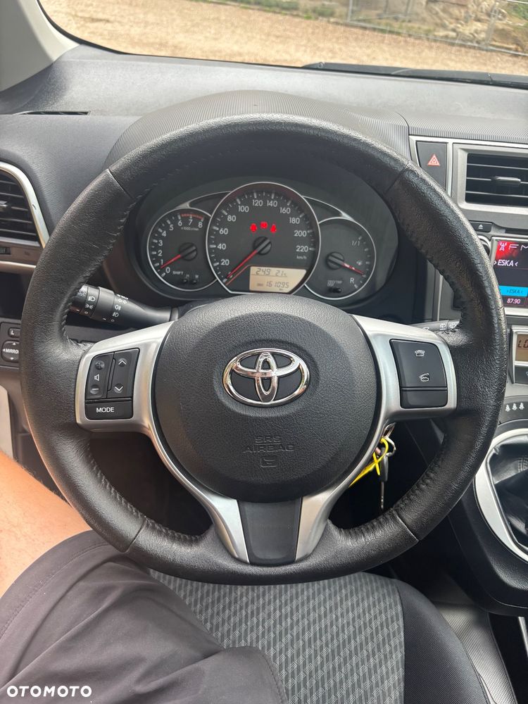 Toyota Verso S 1.33 Premium - 16