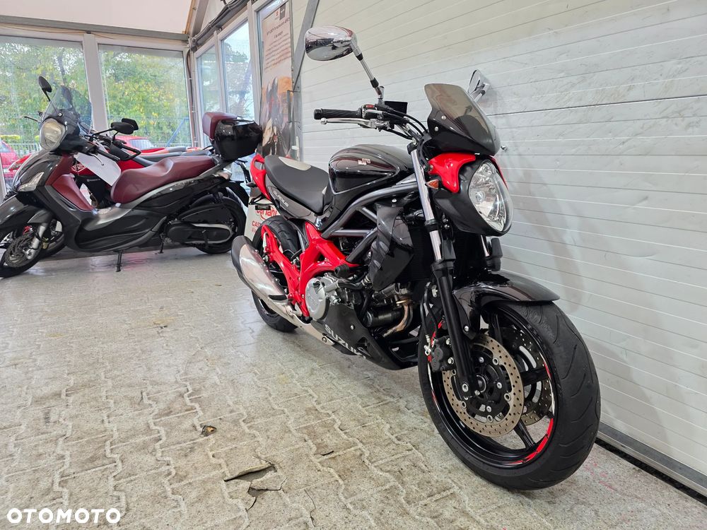 Suzuki Gladius - 12