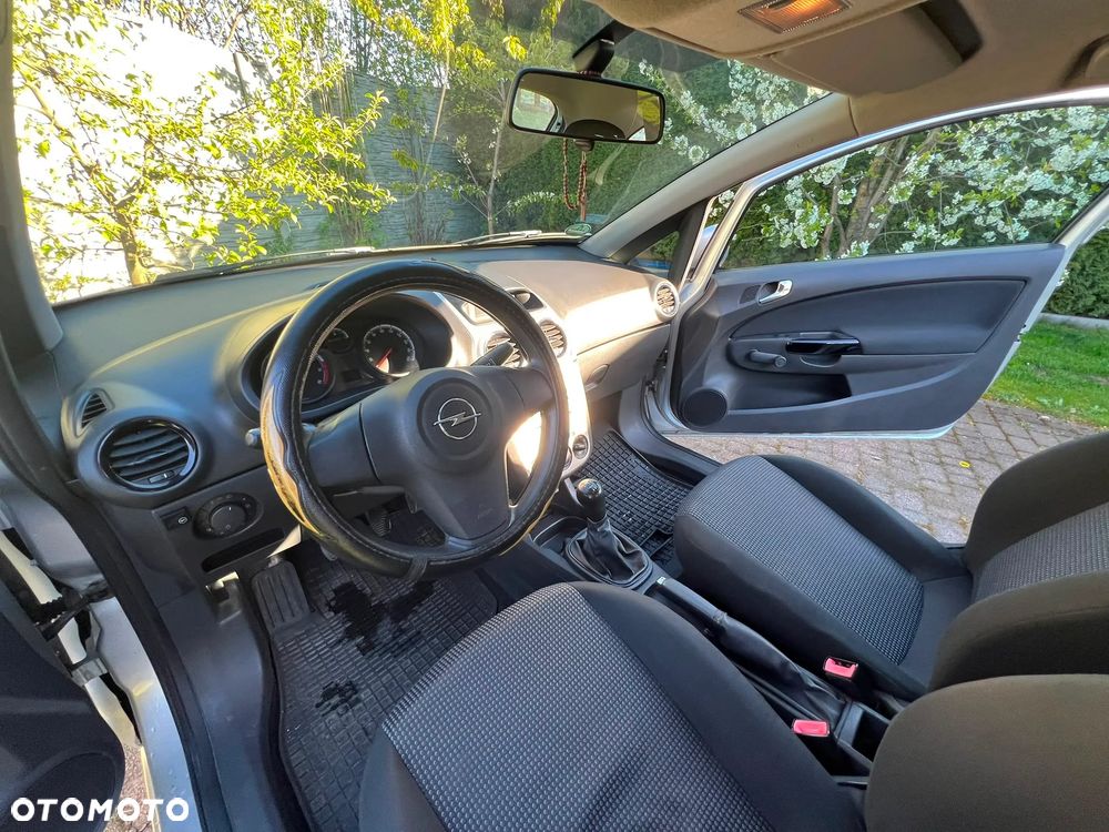Opel Corsa 1.2 16V - 11