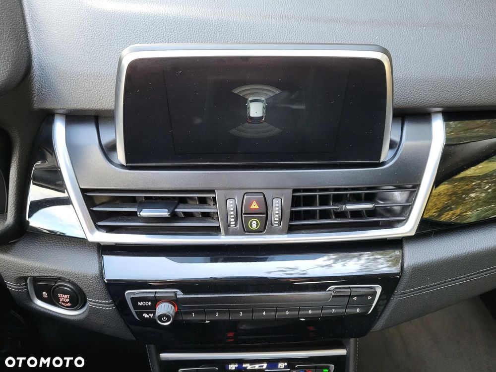 BMW Seria 2 218i Sport Line - 31