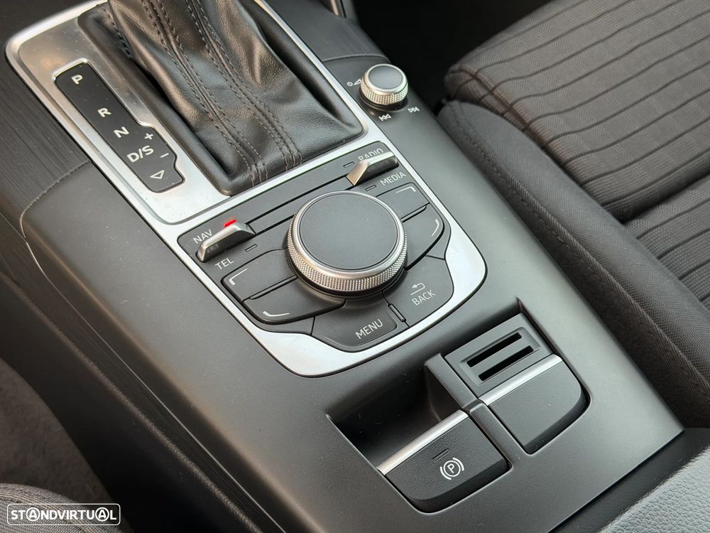 Audi A3 Sportback 1.6 TDI (clean diesel) S tronic Attraction - 18