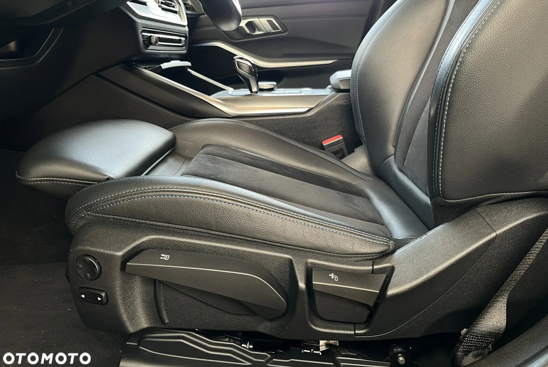 BMW Seria 3 330e M Sport sport - 23