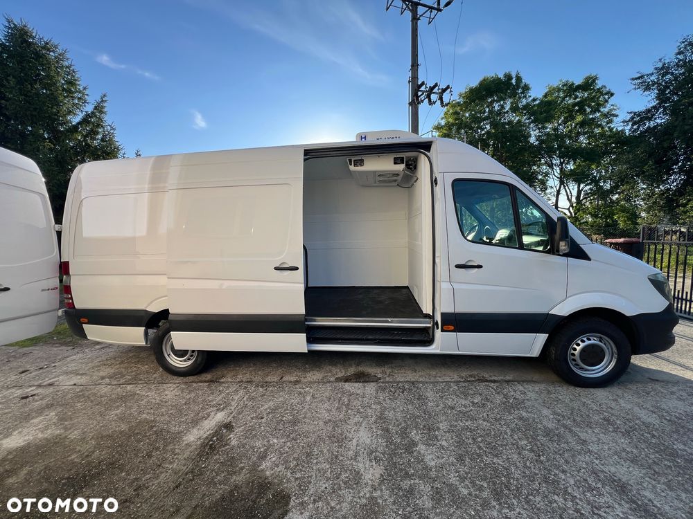 Mercedes-Benz Sprinter - 1