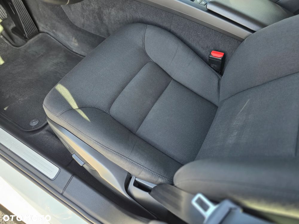Volvo V60 B3 B Momentum Pro - 28
