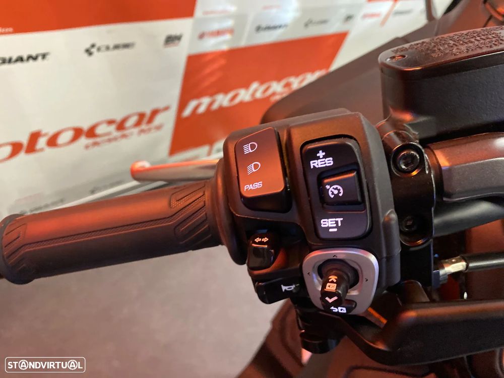 Yamaha TMAX 560 TECH MAX - 10