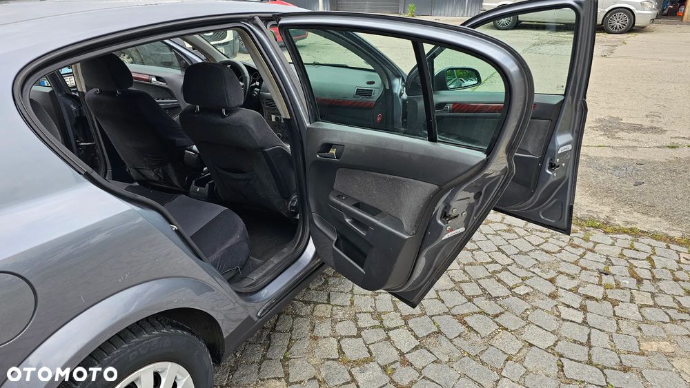 Opel Astra 1.6 Sport - 12