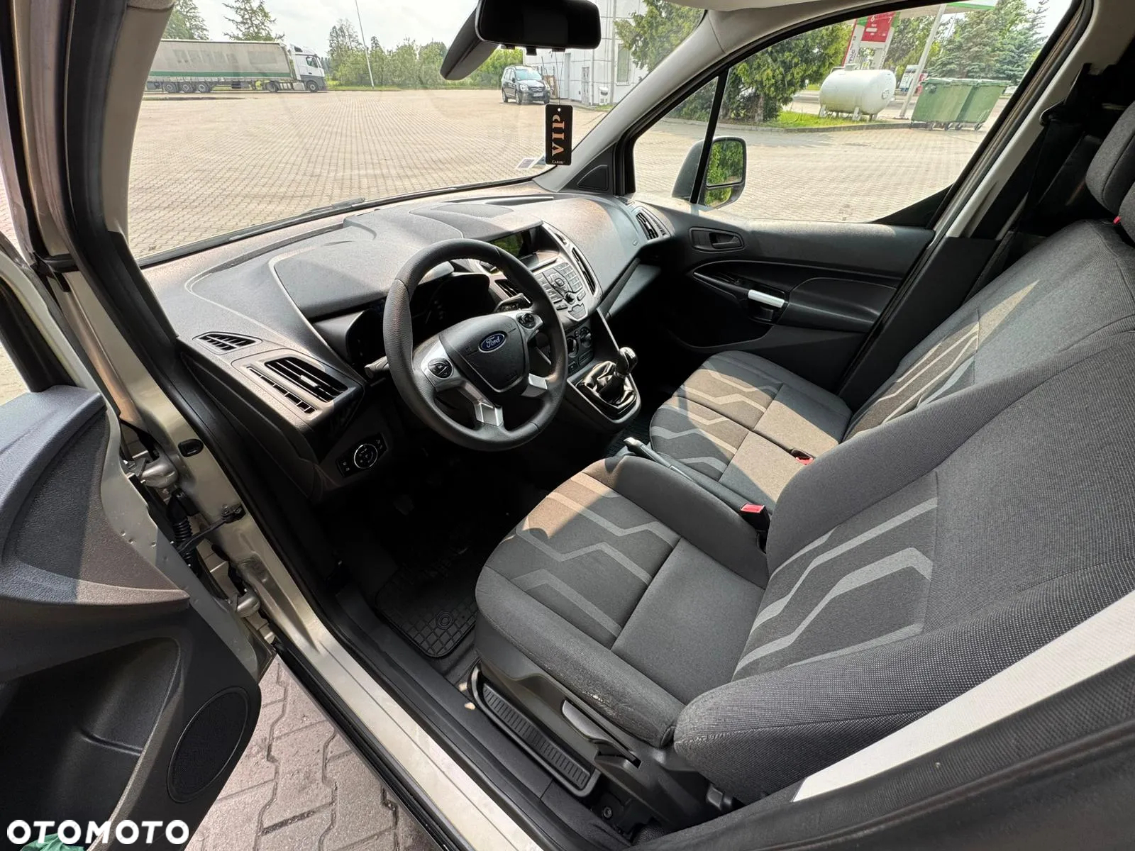 Ford Transit Connect - 21