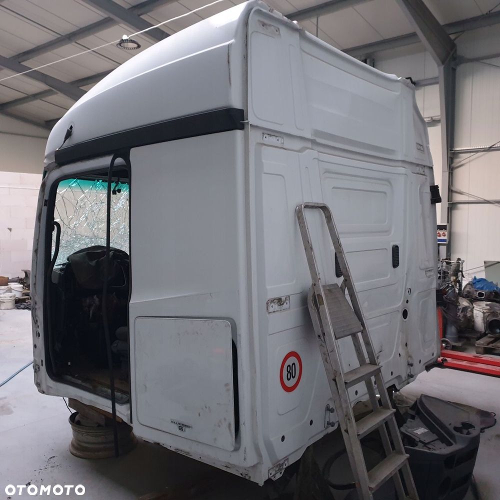 actros mp4 kabina szeroka stream space 2500 goła konstrukcja - 4