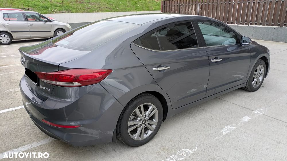 Hyundai Elantra 1.6 CRDI Highway - 4