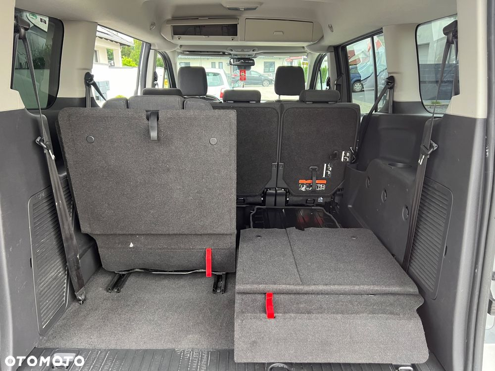 Ford Tourneo Connect Grand - 32
