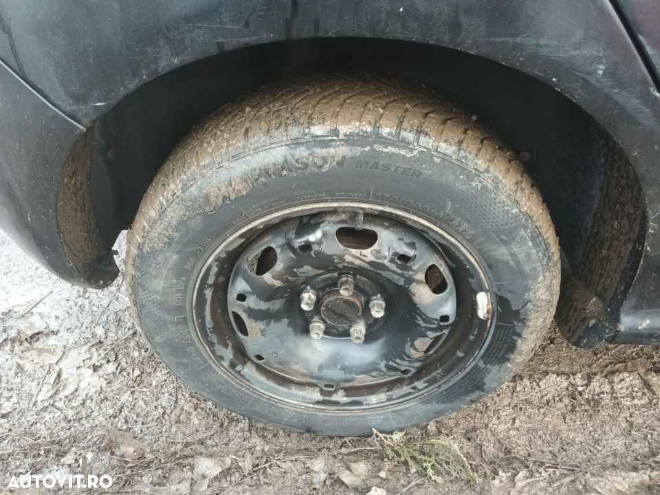 Dezmembrari  Skoda FABIA 1  1999  > 2008 1.2 Benzina - 3