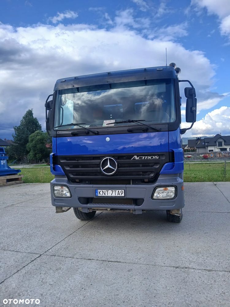 Mercedes-Benz - 2