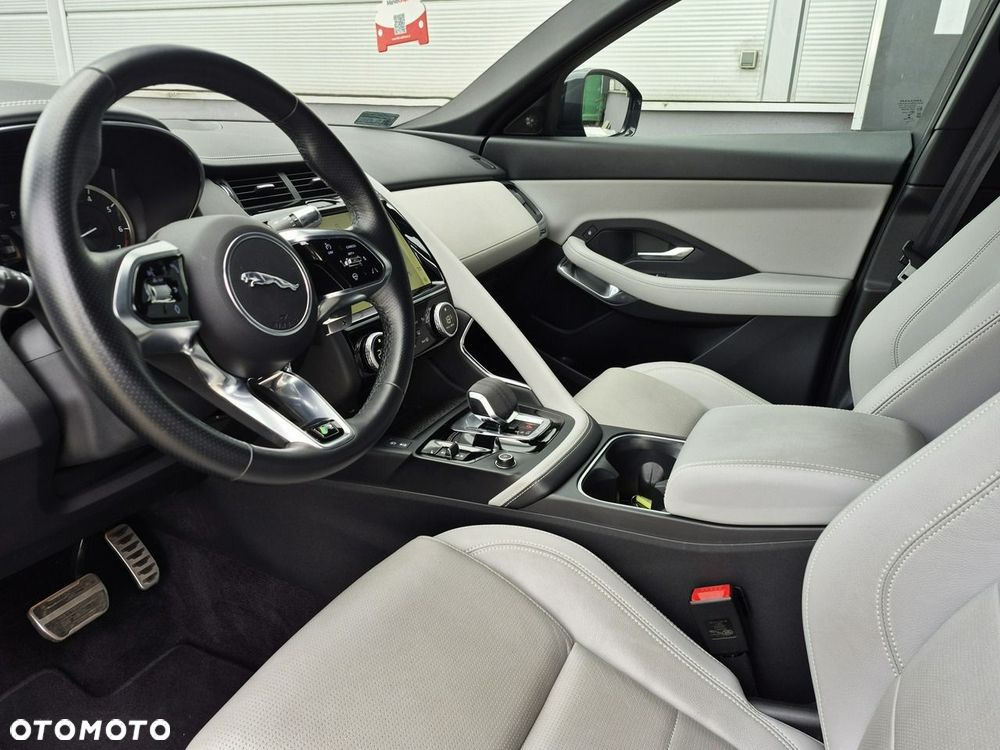 Jaguar E-Pace 2.0 P200 mHEV AWD R-Dynamic S - 19