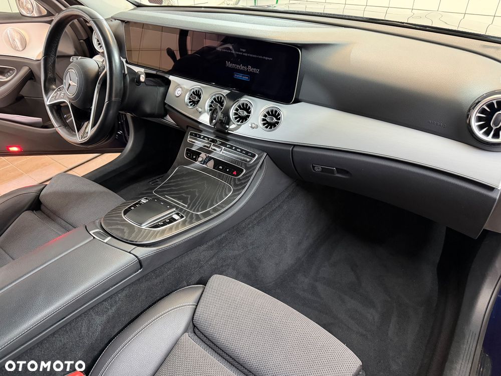 Mercedes-Benz Klasa E 300 9G-TRONIC Night Edition - 29