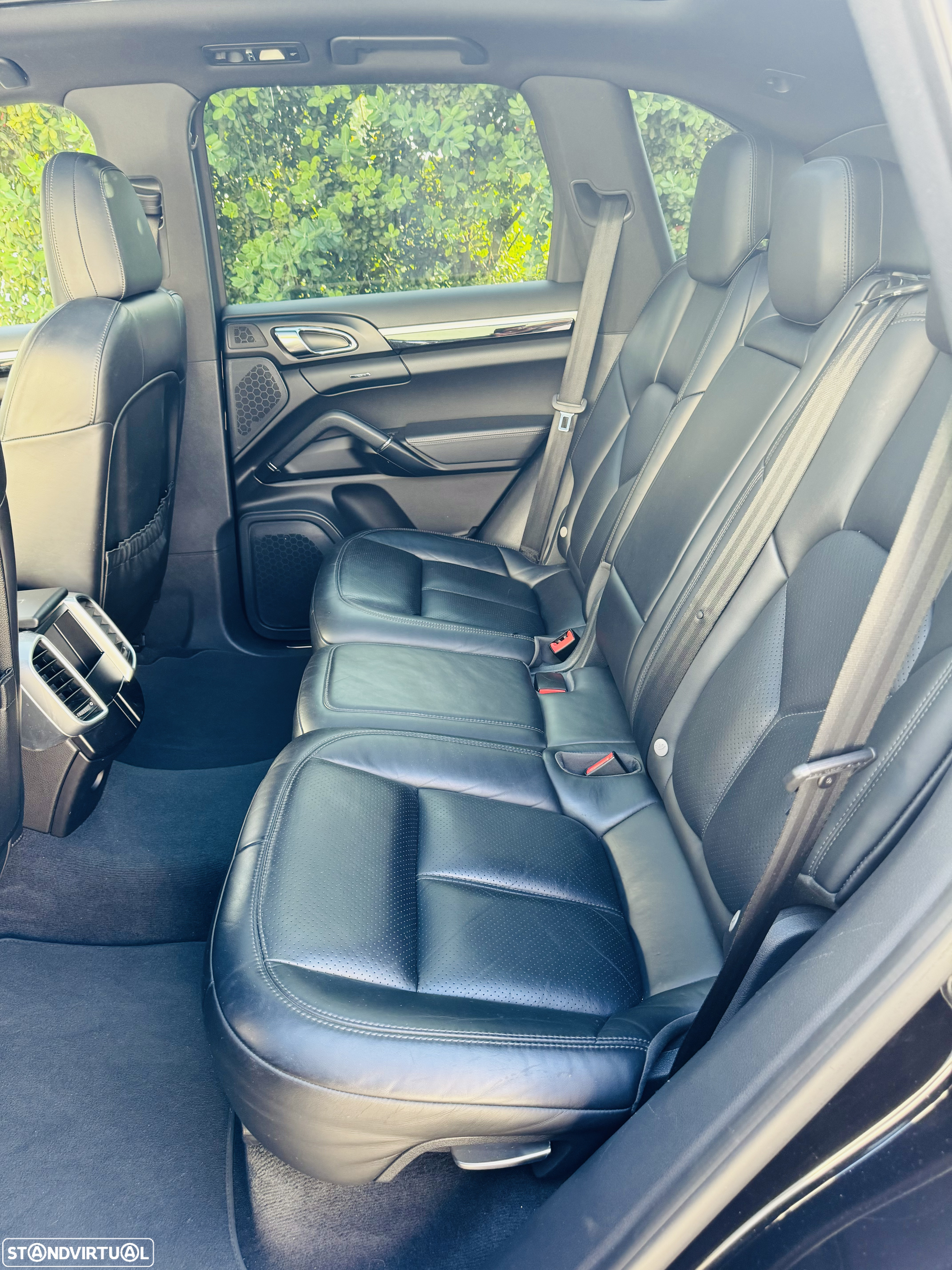 Porsche Cayenne Platinum Edition - 16