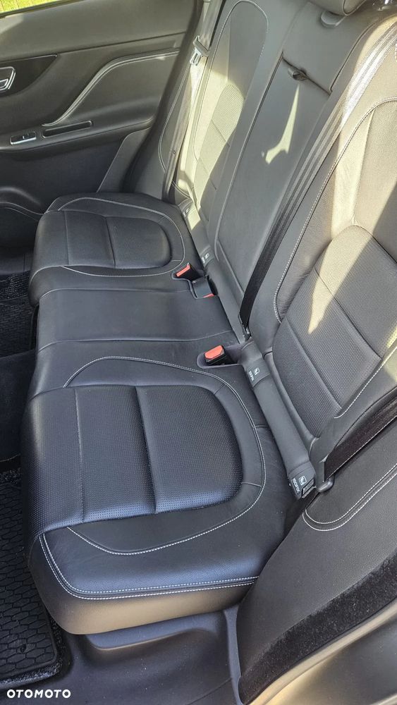 Jaguar F-Pace 2.0 i4D AWD R-Sport - 11