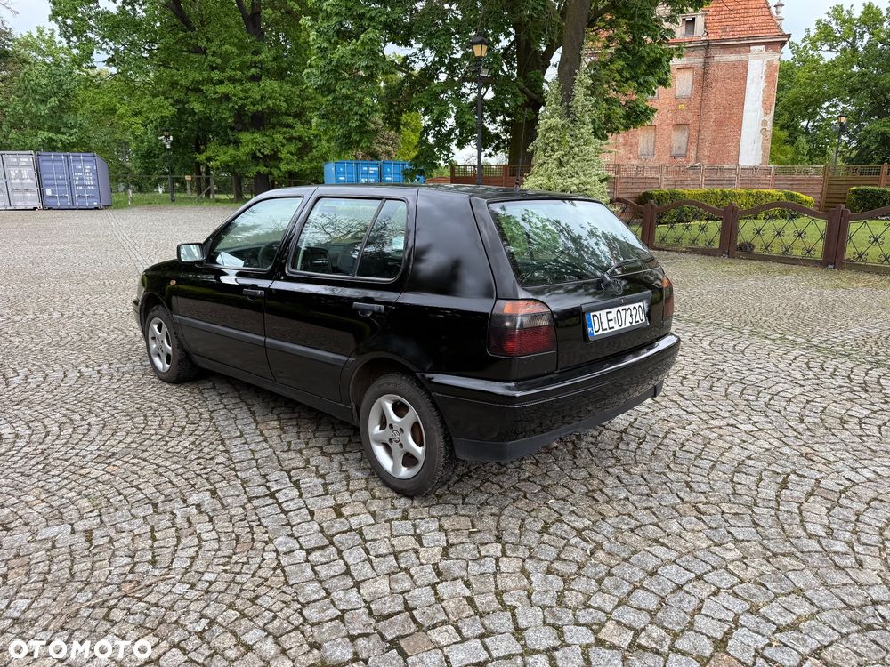 Volkswagen Golf 1.8 GL - 4