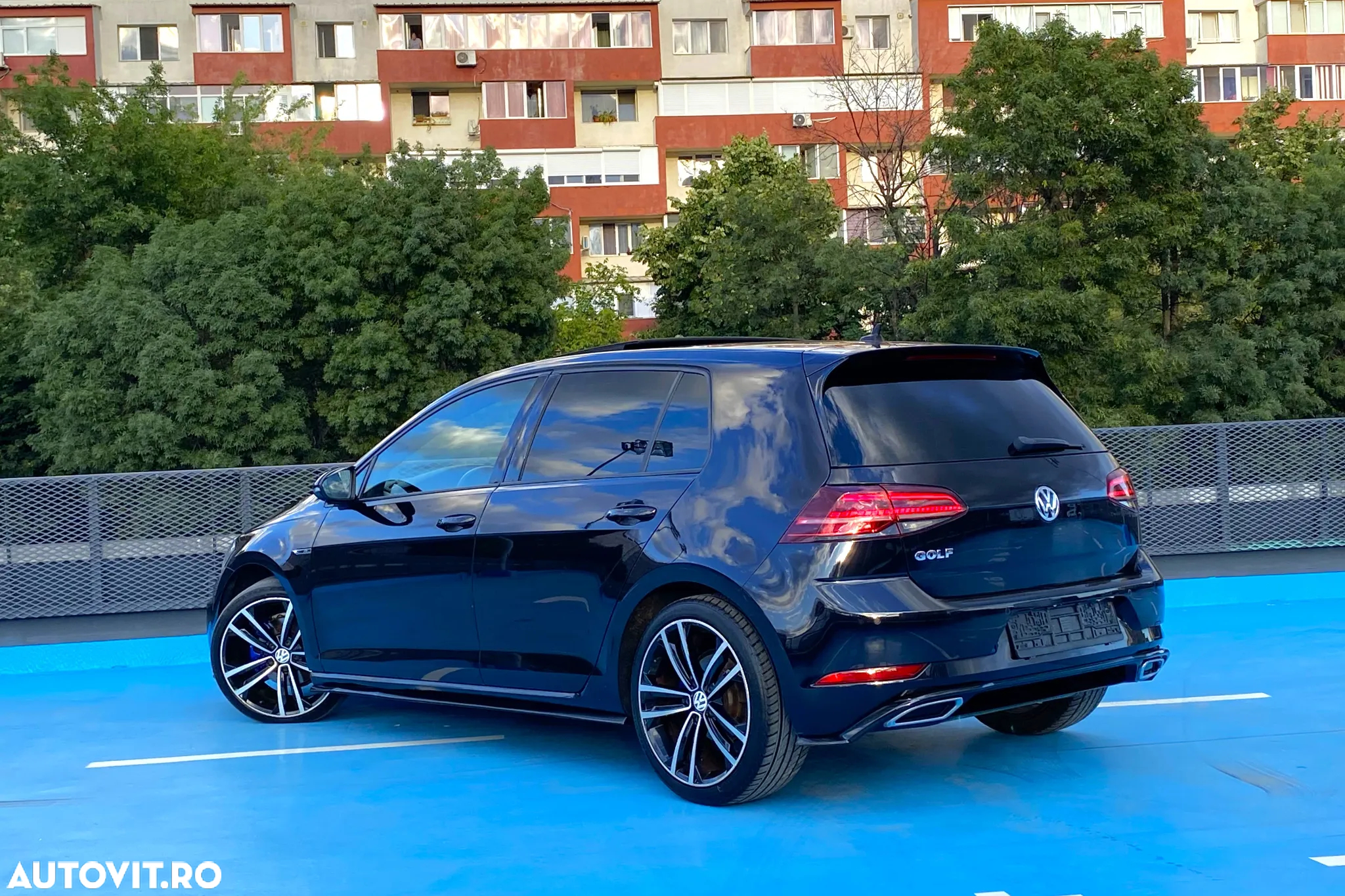 Volkswagen Golf 1.5 eTSI OPF DSG R-Line - 26