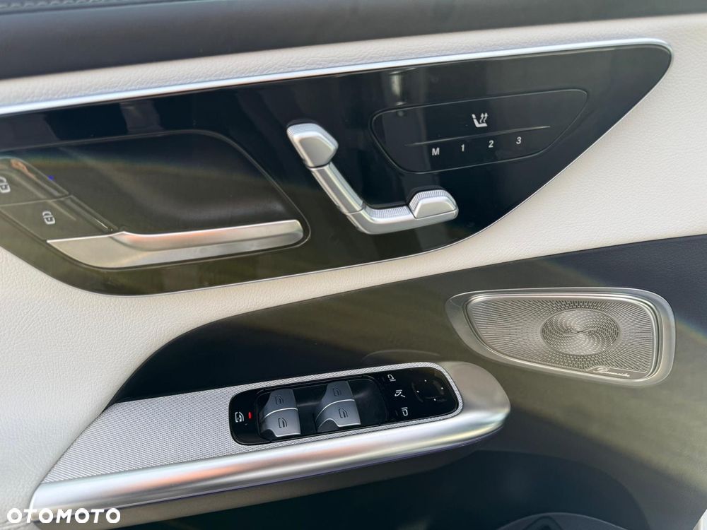 Mercedes-Benz GLC 300 e PHEV 4-Matic AMG Line - 11