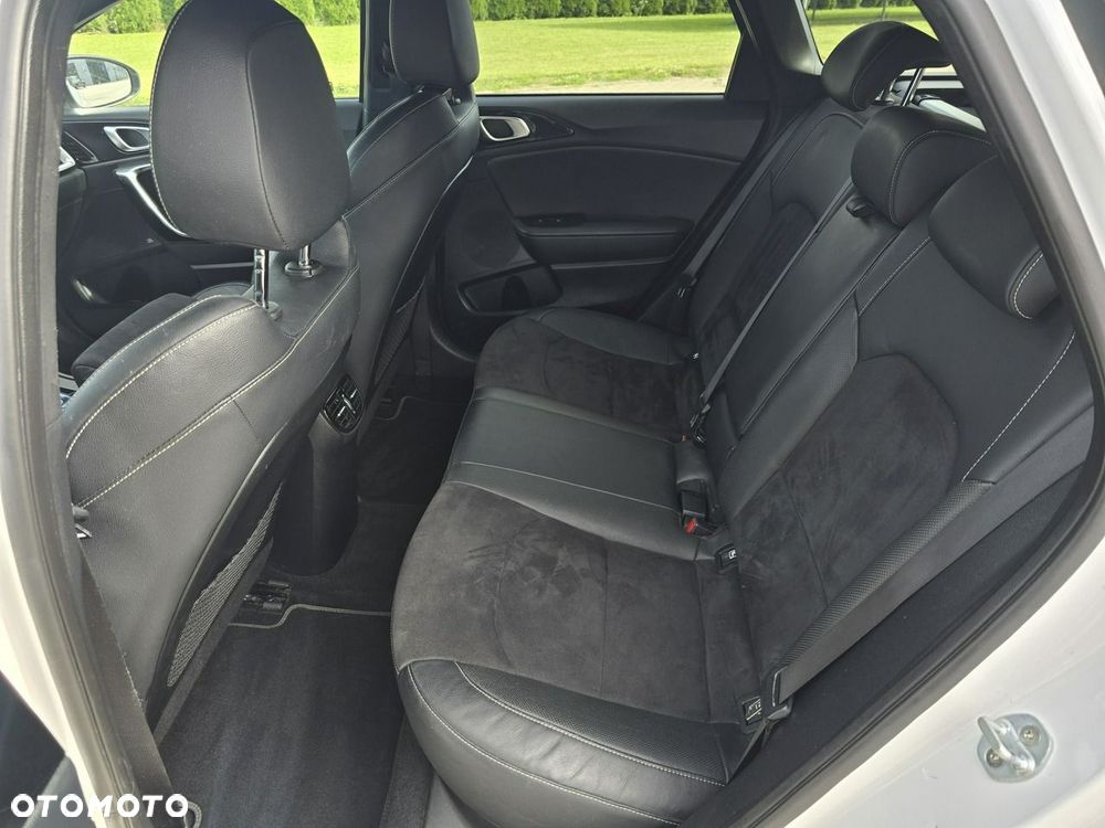 Kia Ceed - 22